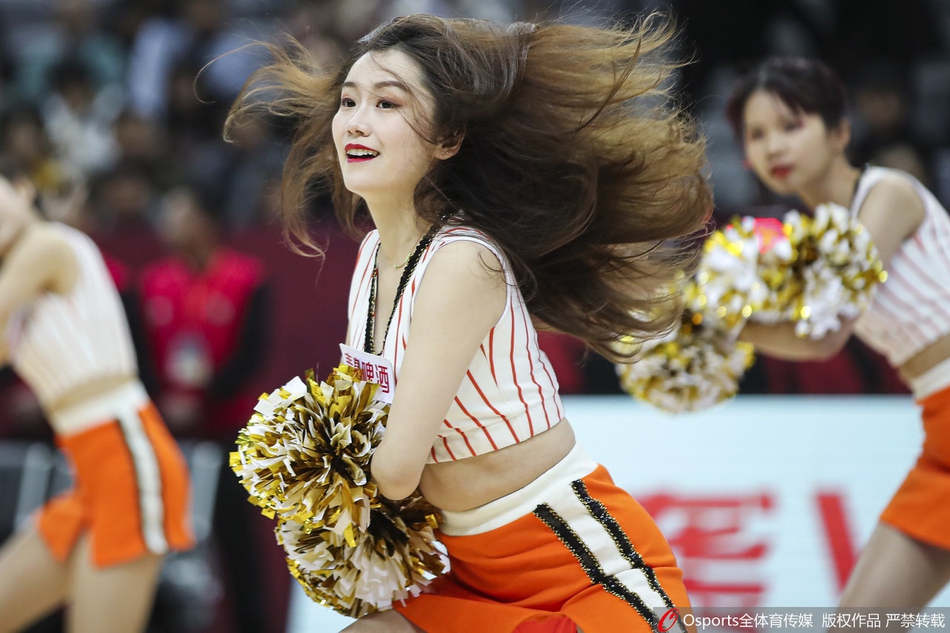 CBA第19轮:篮球宝贝性感热舞助力球队
