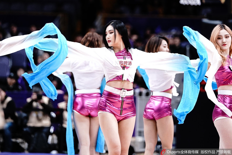 CBA第19轮:篮球宝贝性感热舞助力球队