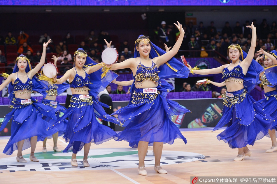 CBA第19轮:篮球宝贝性感热舞助力球队