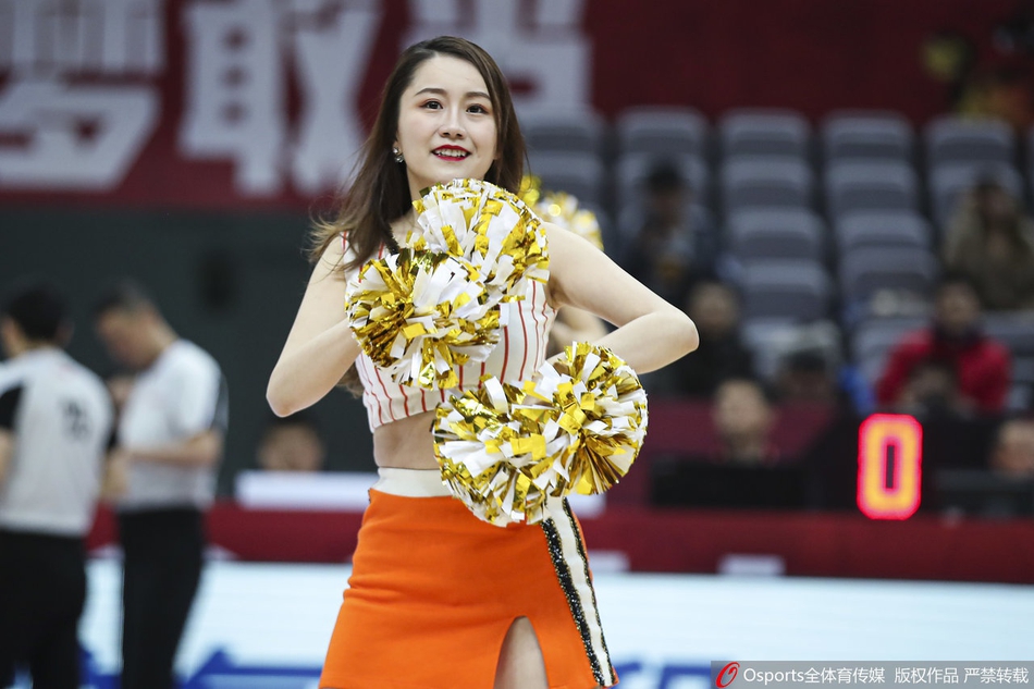 CBA第19轮:篮球宝贝性感热舞助力球队