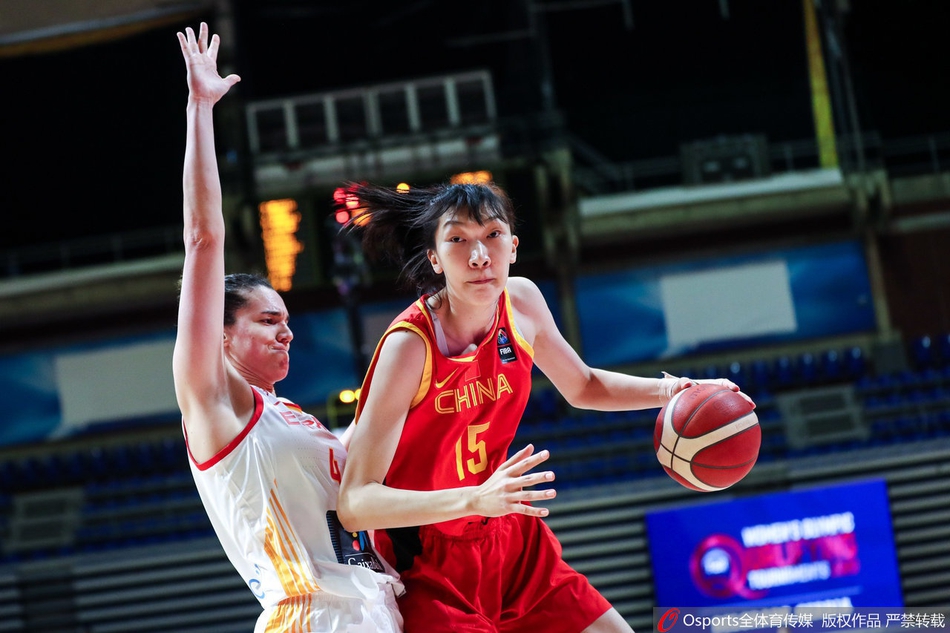 中国女篮险胜西班牙晋级奥运会