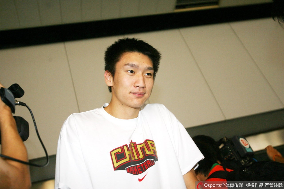 CBA球员青涩照之孙悦