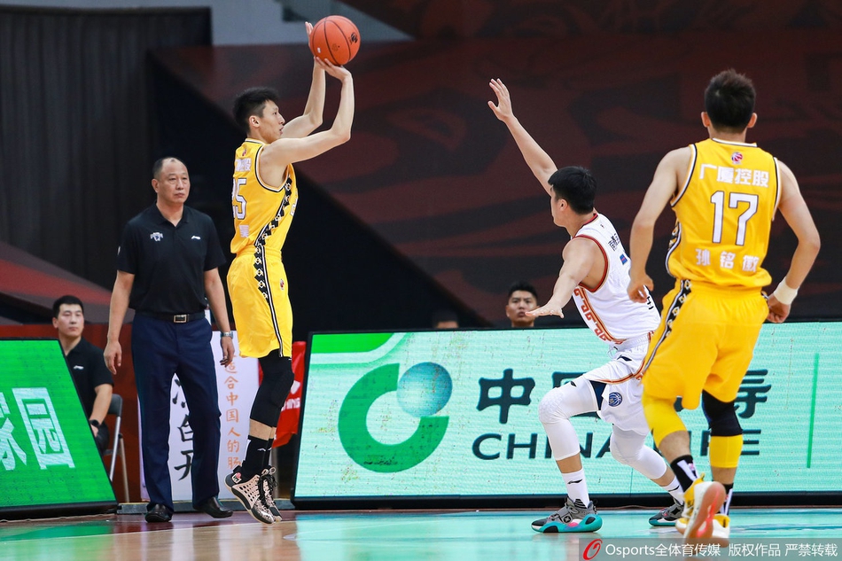 CBA复赛：同曦95-112广厦