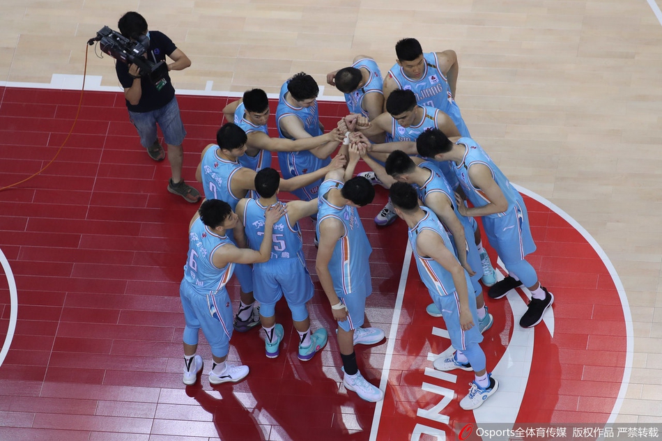 CBA复赛：青岛VS新疆
