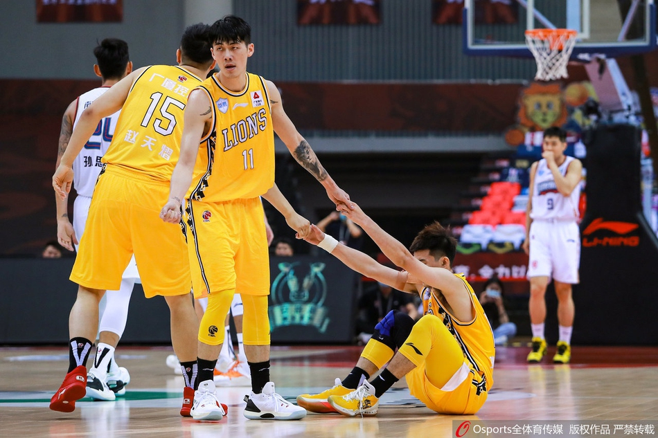 CBA复赛：同曦95-112广厦