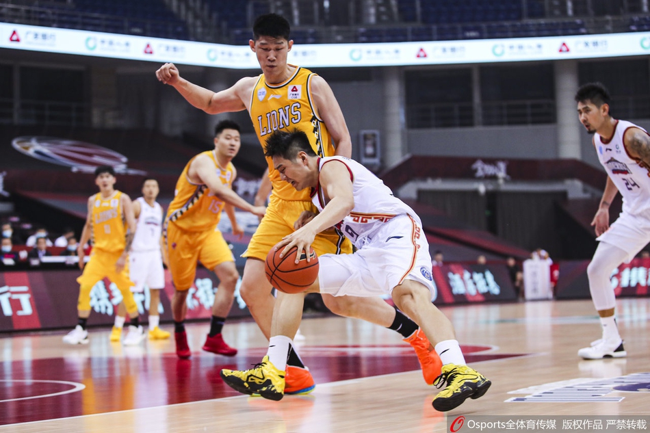 CBA复赛：同曦95-112广厦