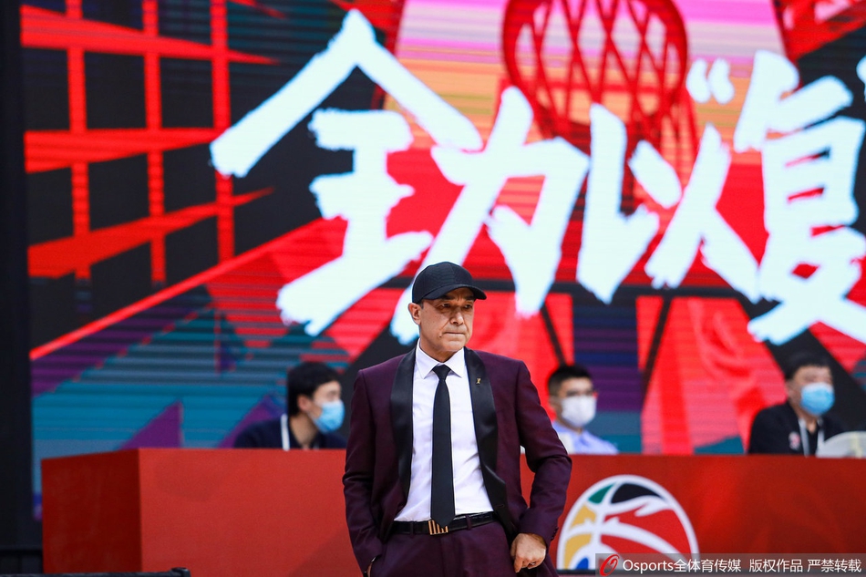 CBA复赛：青岛VS新疆