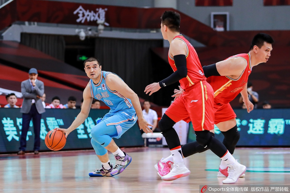 CBA复赛：新疆102-82八一