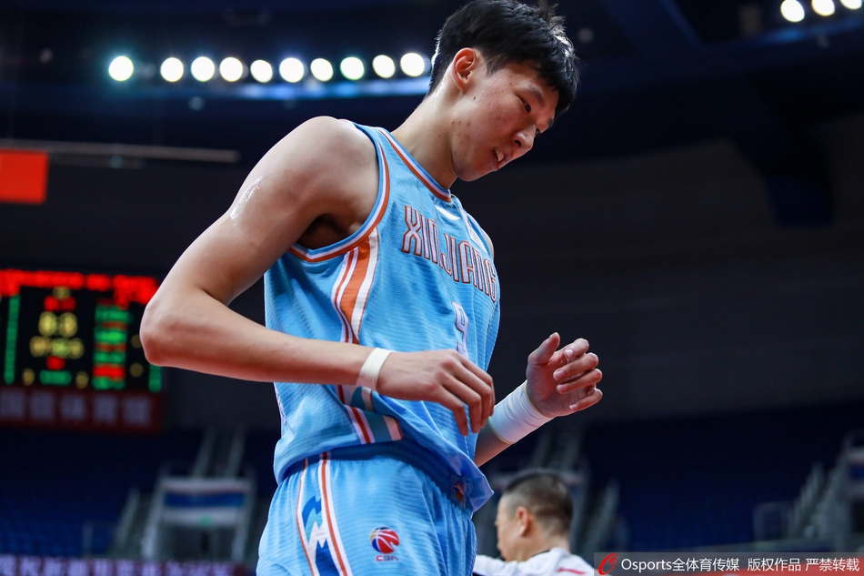 CBA复赛：新疆102-82八一