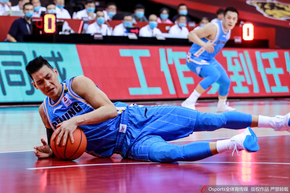 CBA复赛：广厦100-87北京
