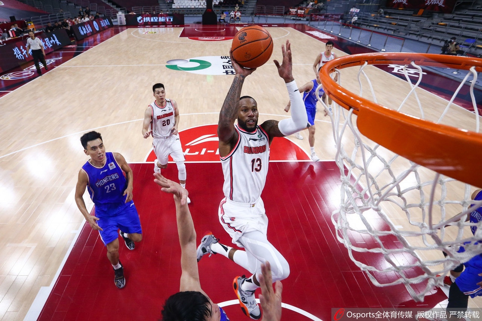 CBA复赛：广东132-79天津