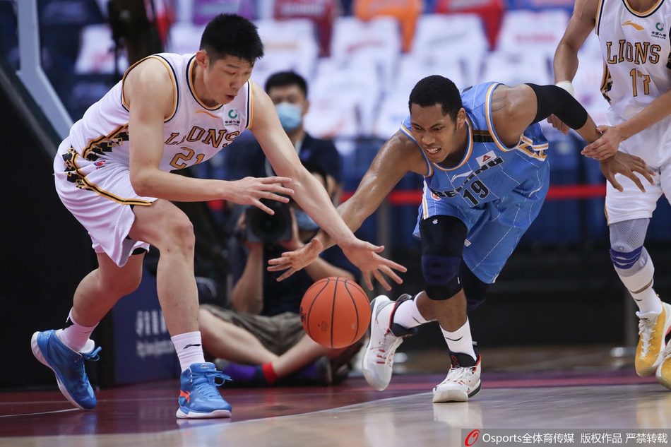 CBA复赛：广厦100-87北京