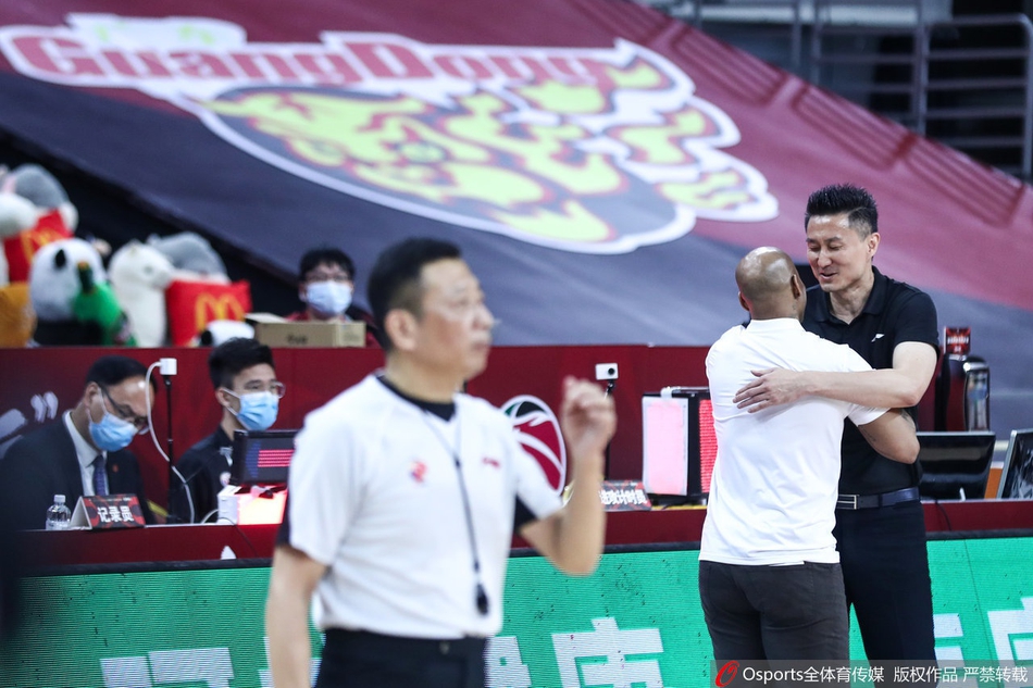 杜锋马布里相逢一笑泯恩仇