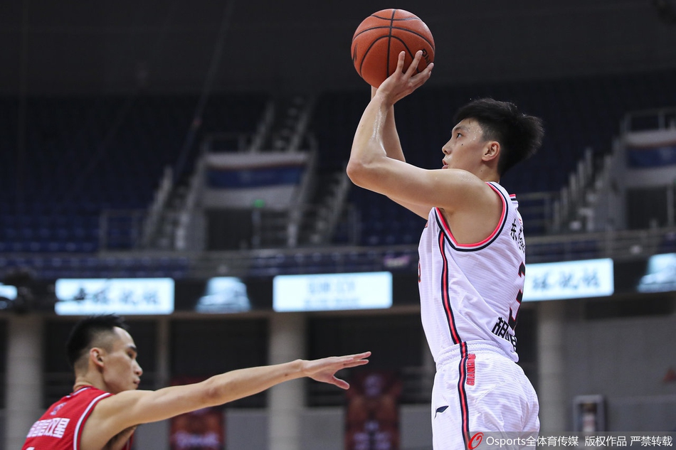 CBA复赛：广东114-111青岛