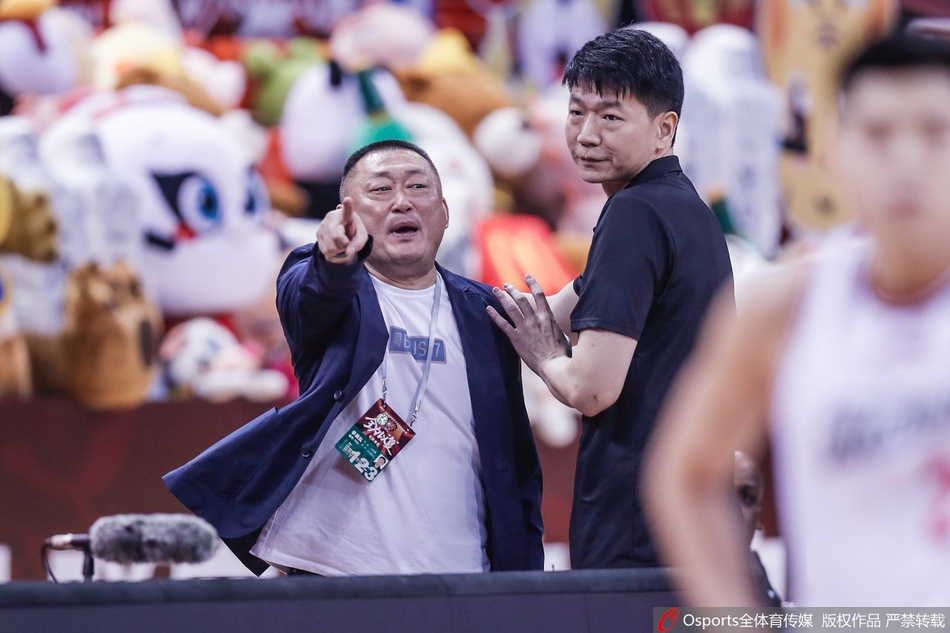 刘宏疆爆粗口被驱逐出场