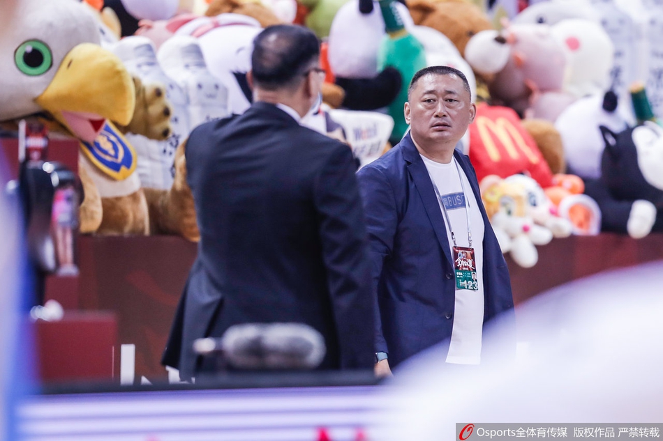 刘宏疆爆粗口被驱逐出场