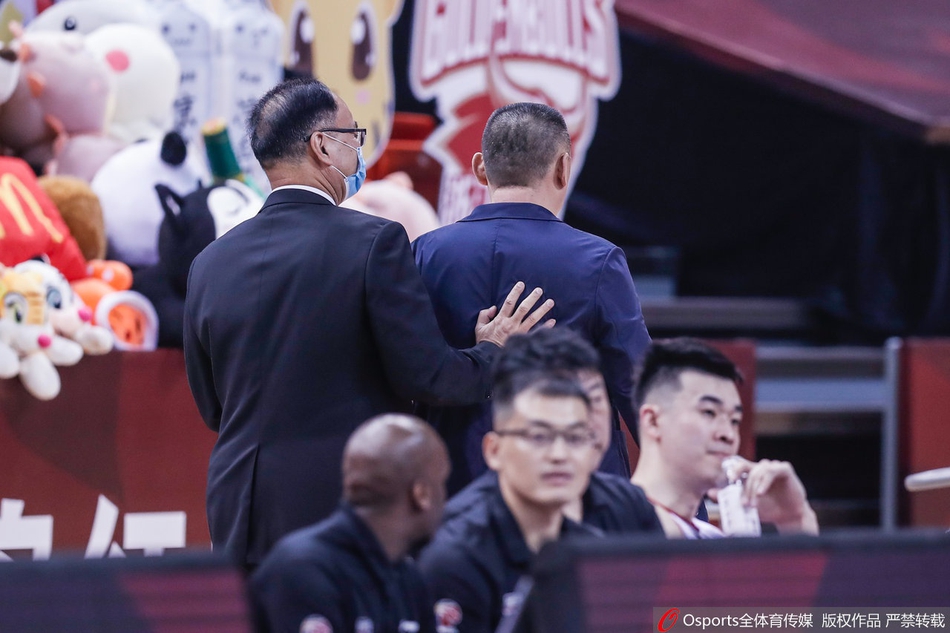 刘宏疆爆粗口被驱逐出场