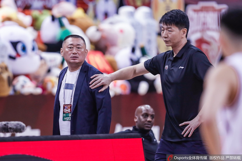 刘宏疆爆粗口被驱逐出场