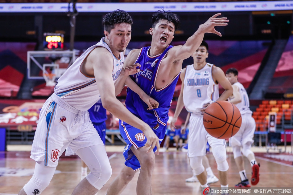 CBA复赛：新疆105-93天津