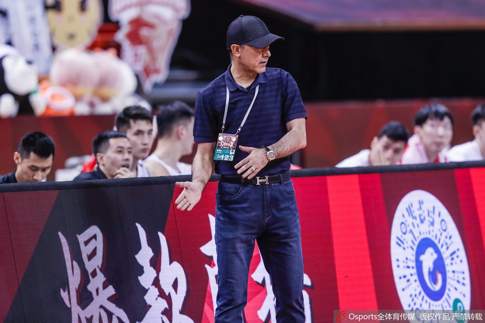 CBA复赛：新疆105-93天津