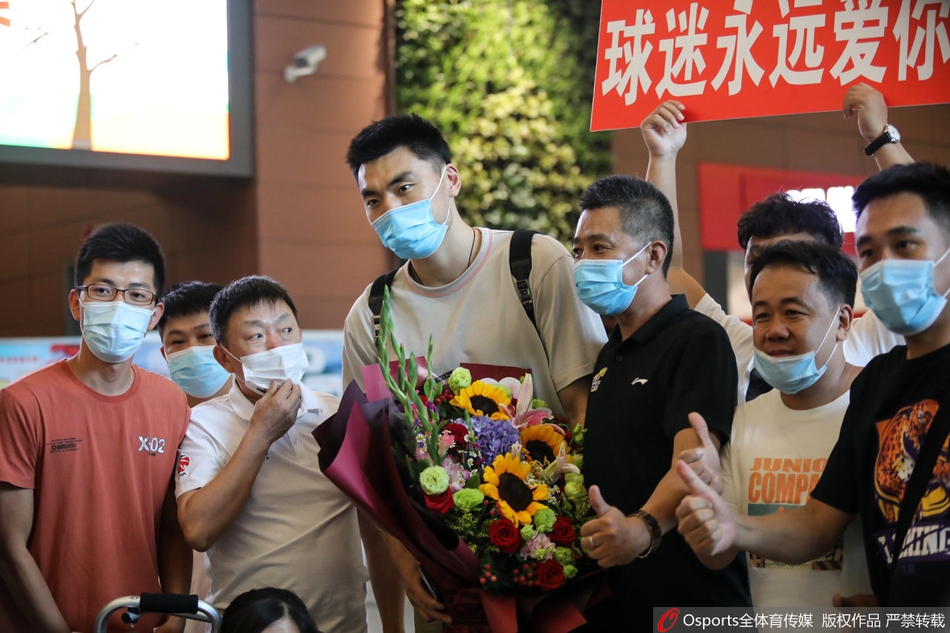 李晓旭返回沈阳治疗