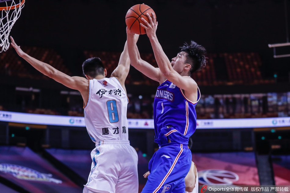 CBA复赛：新疆105-93天津