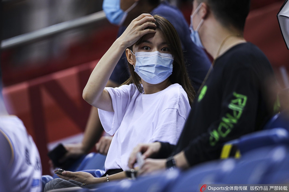 CBA复赛观众入场