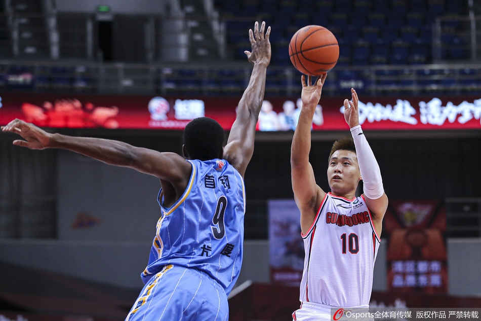 CBA复赛：广东101-82北京
