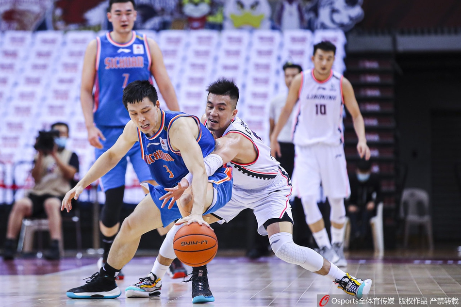 CBA复赛：辽宁126-79四川