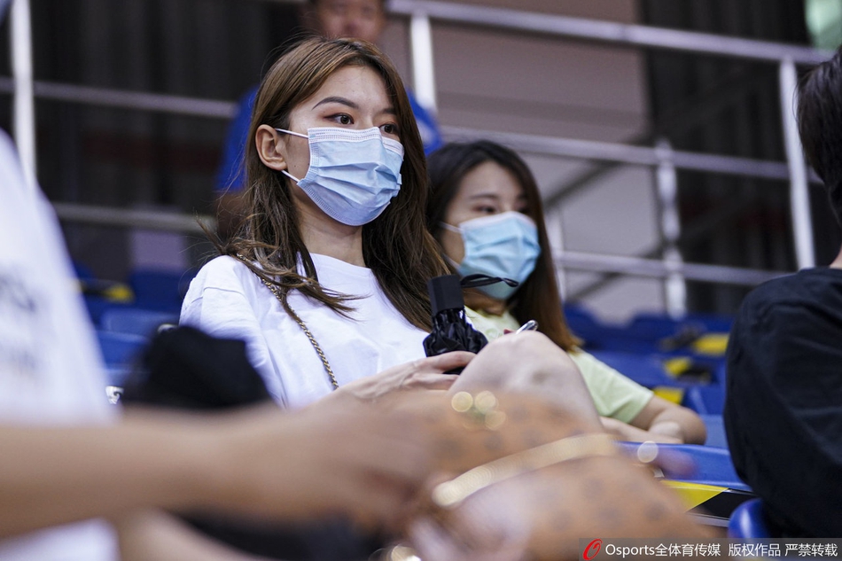 CBA复赛观众入场