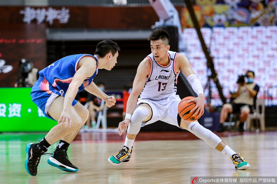 CBA复赛：辽宁126-79四川