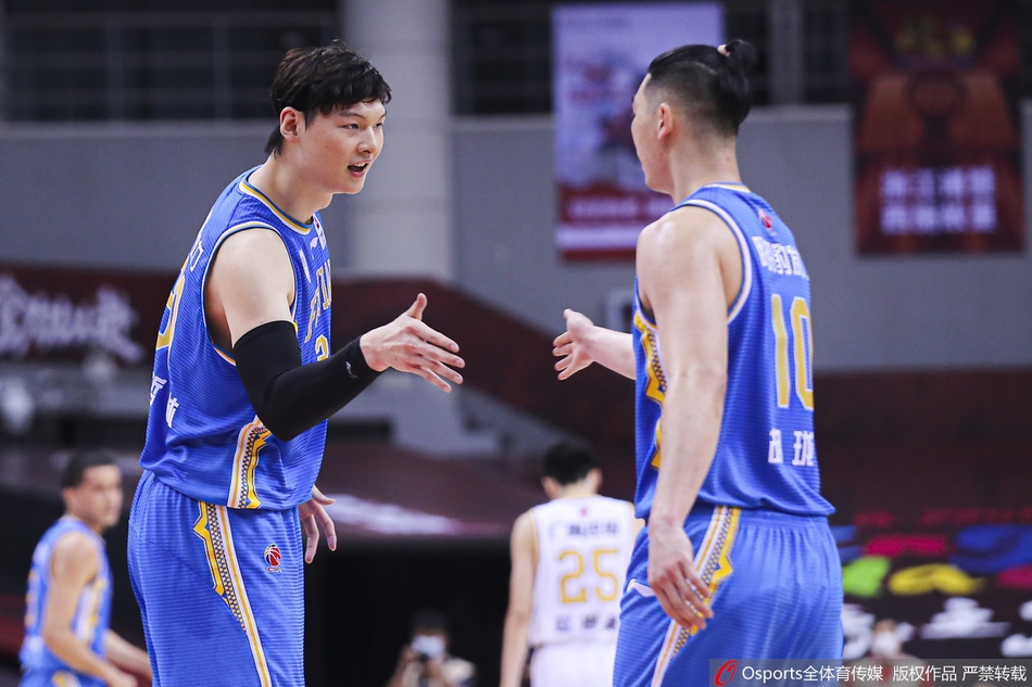 CBA季后赛12进8：广厦119-132福建