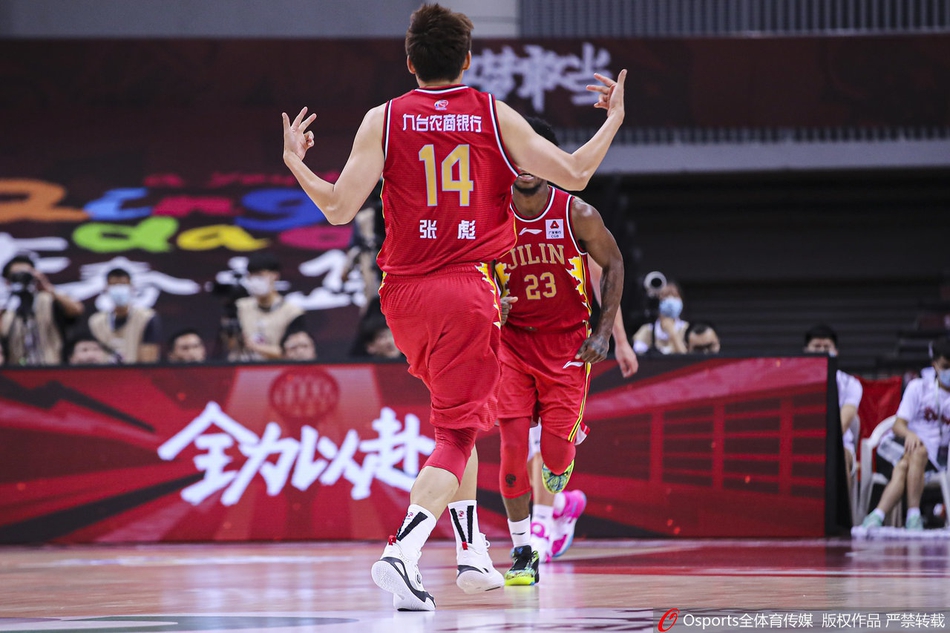 CBA季后赛12进8：北控108-106吉林