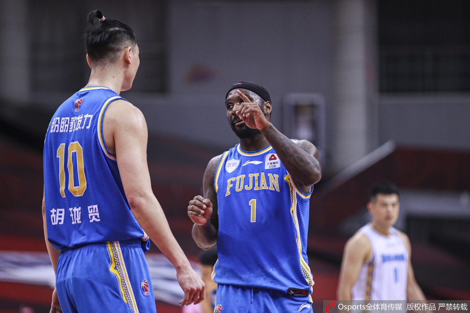 CBA季后赛1/4决赛：北京107-75福建