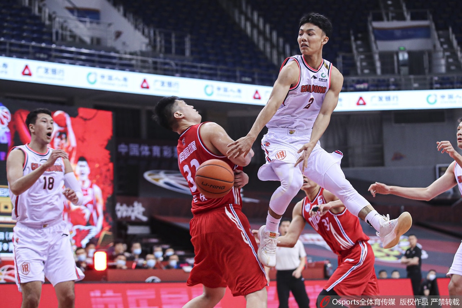 CBA1/4决赛：广东vs青岛