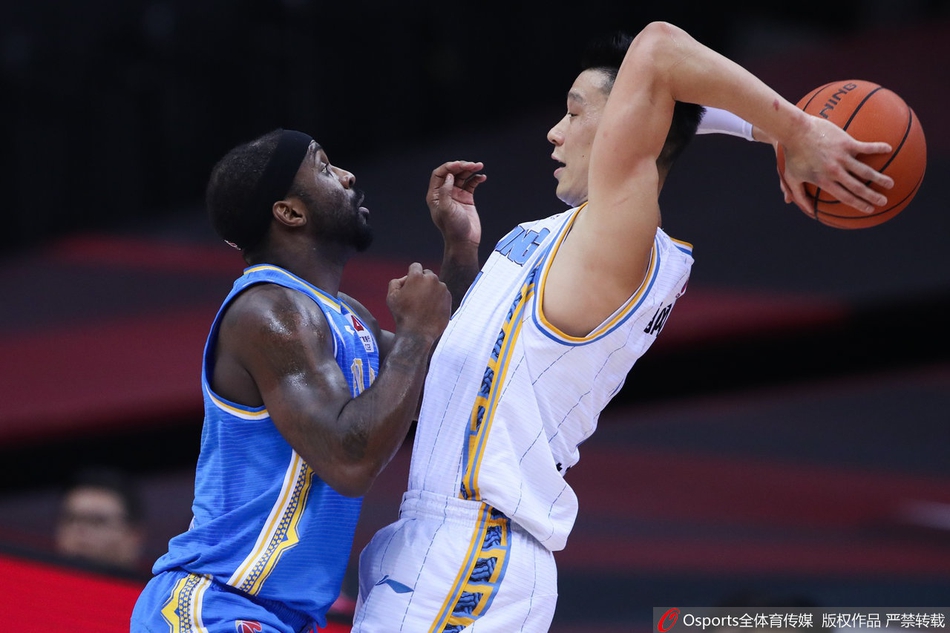 CBA季后赛1/4决赛：北京107-75福建