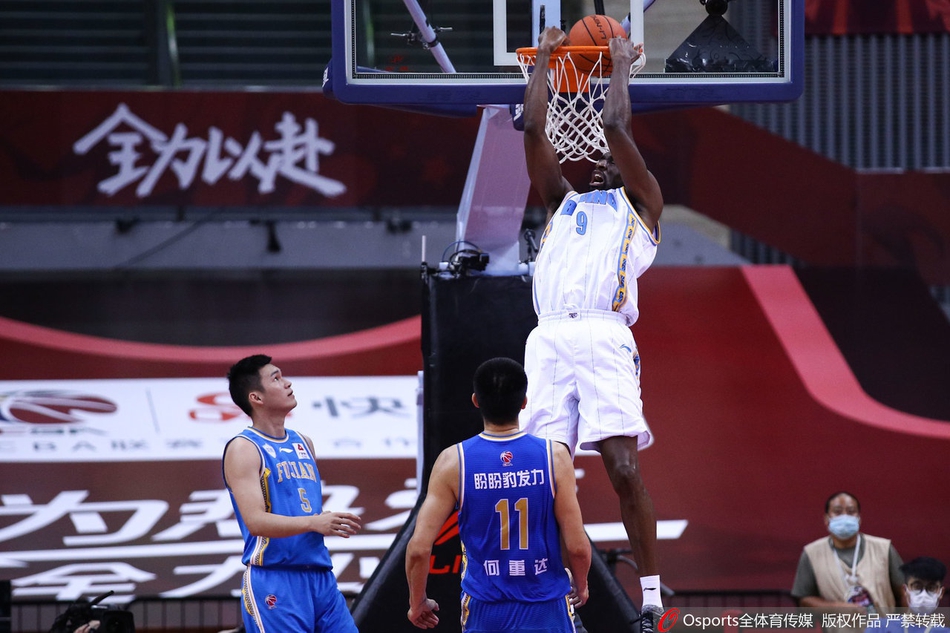 CBA季后赛1/4决赛：北京107-75福建