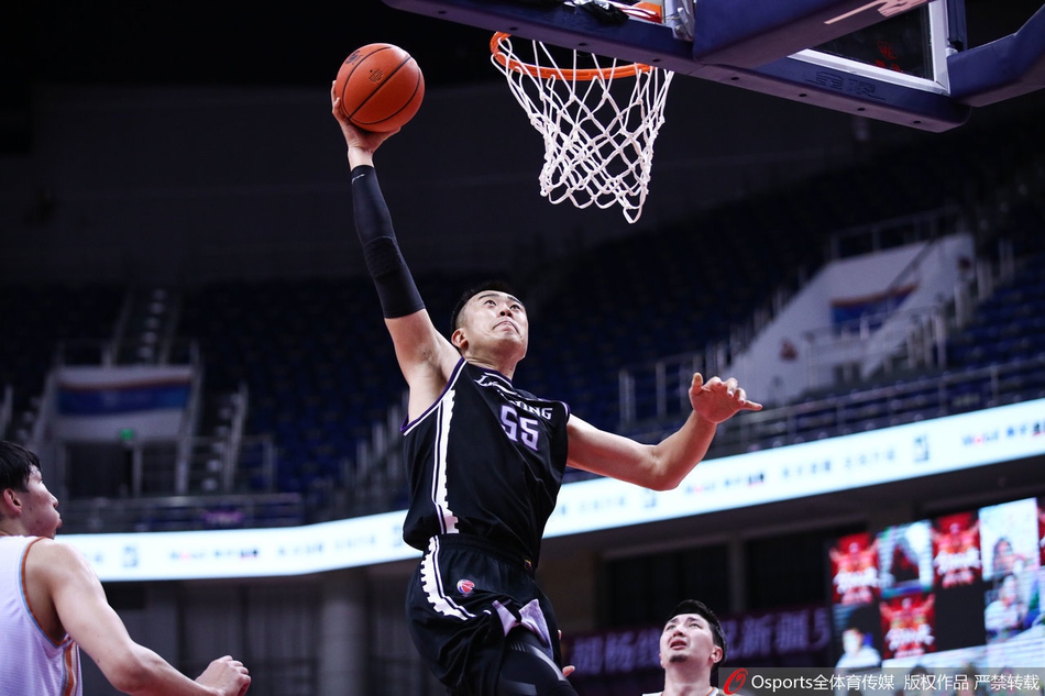 CBA半决赛:新疆88-116辽宁