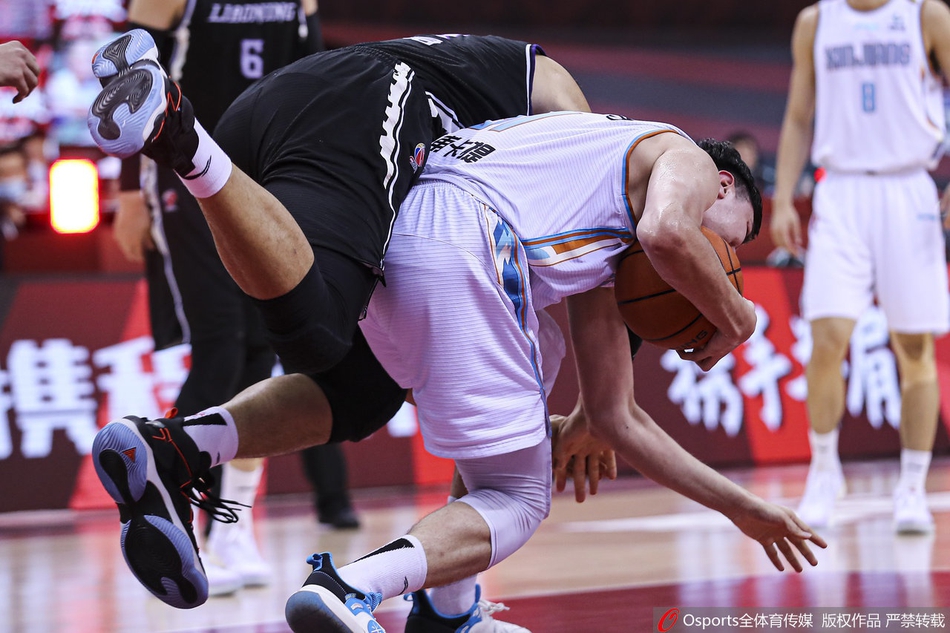 CBA半决赛:新疆88-116辽宁