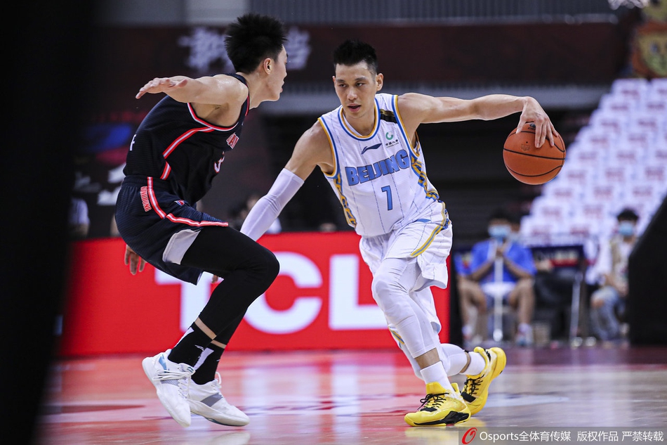 CBA半决赛:北京90-86广东