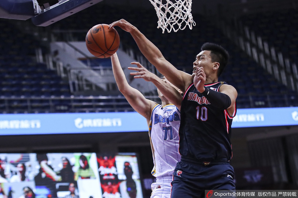 CBA半决赛:北京90-86广东