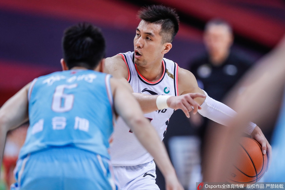 CBA半决赛：辽宁119-113新疆