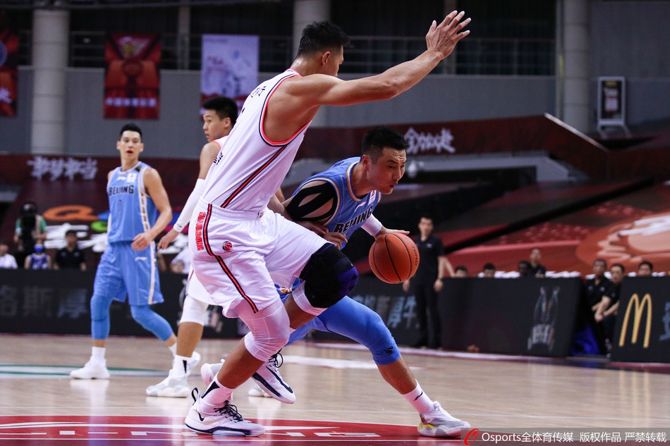 CBA半决赛：广东88-85北京