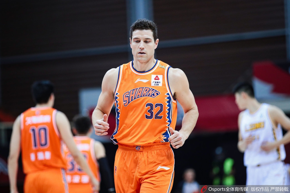 CBA联赛第1轮：广厦122-94上海