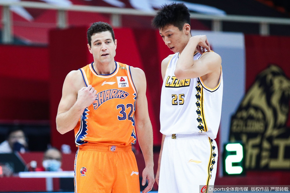CBA联赛第1轮：广厦122-94上海