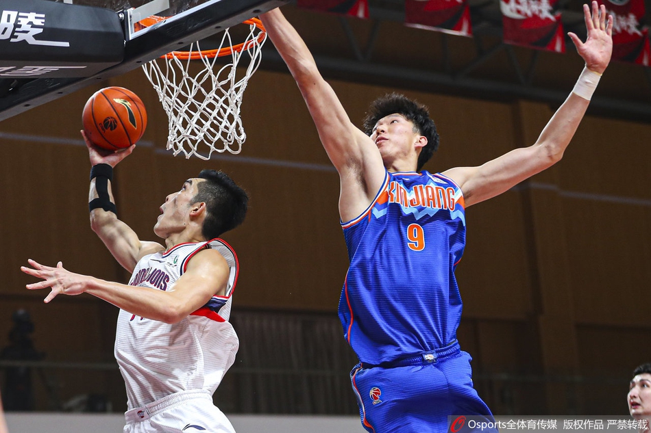 CBA联赛第1轮：广州97-102新疆