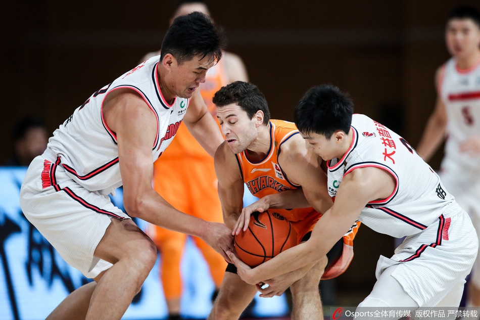 CBA第6轮：广东119-105上海