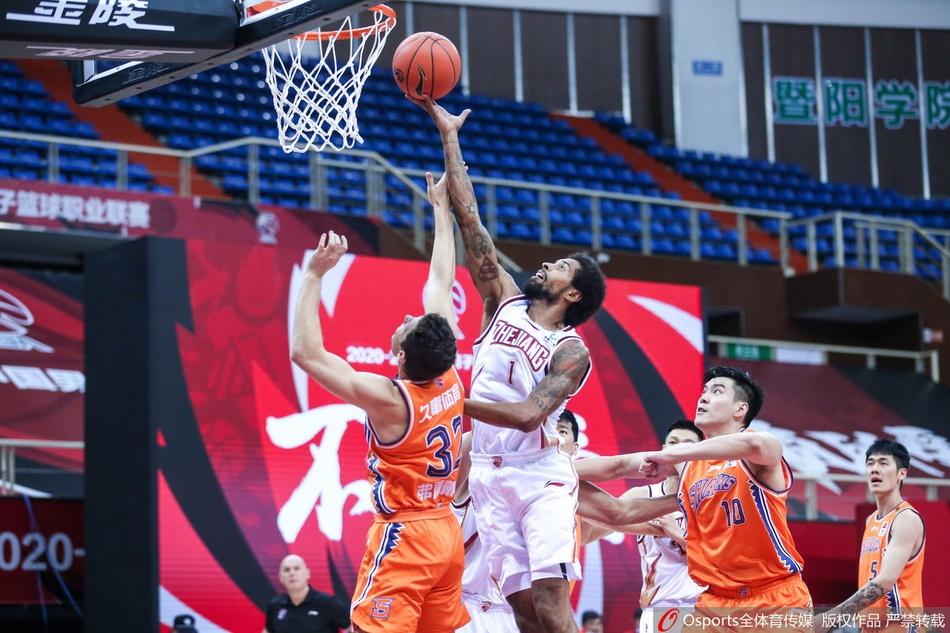 CBA第8轮：浙江102-84上海