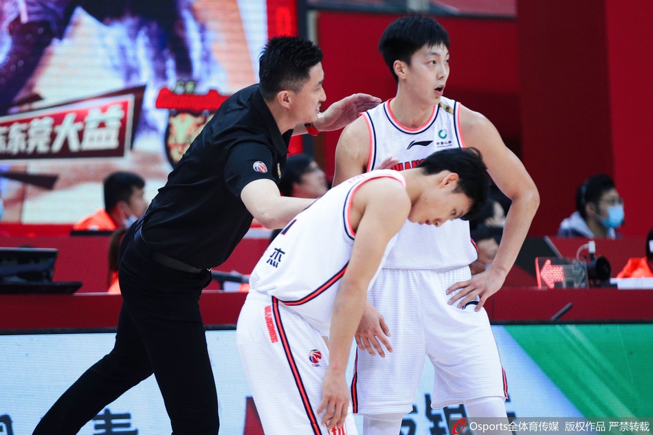 CBA第8轮：北京107-111广东