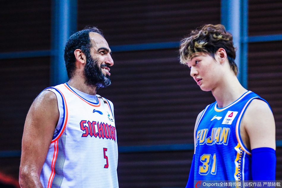 35岁哈达迪毒打26岁王哲林 大帝归来仍是FMVP